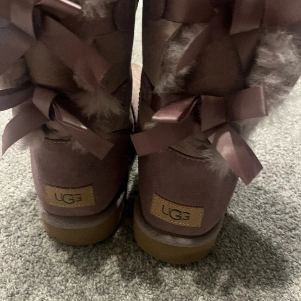 UGG Bailey Bow II Midi Shimmer Dusk shearling boots size women 9 GUC pink taupe